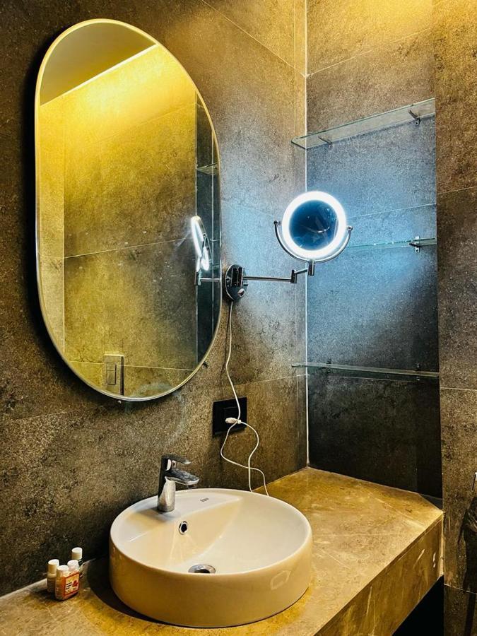 Luxe Apartment By Hey Studio'S Ghaziabad Extérieur photo