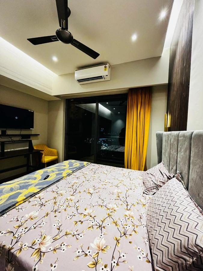 Luxe Apartment By Hey Studio'S Ghaziabad Extérieur photo